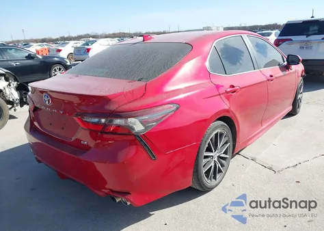 2021 Toyota Camry Se z USA, uszkodzony, nr VIN 4T1G11AK2MU466394